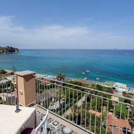 Hotel Terrazzo Sul Mare Тропея Экстерьер фото