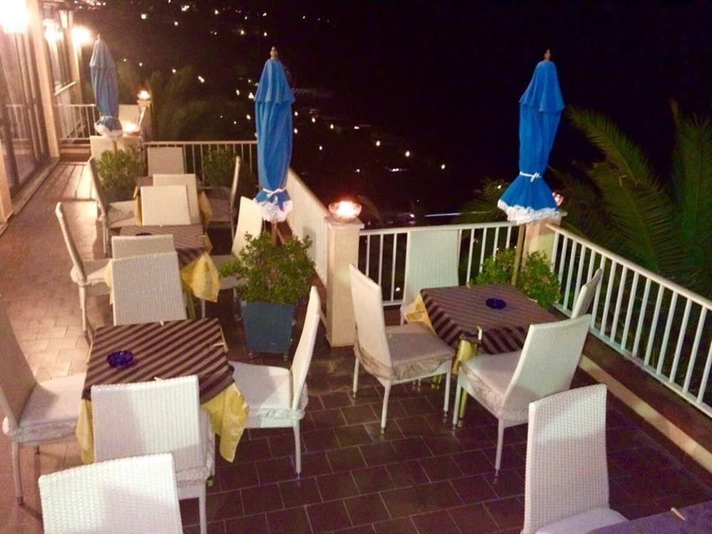 Hotel Terrazzo Sul Mare Тропея Экстерьер фото