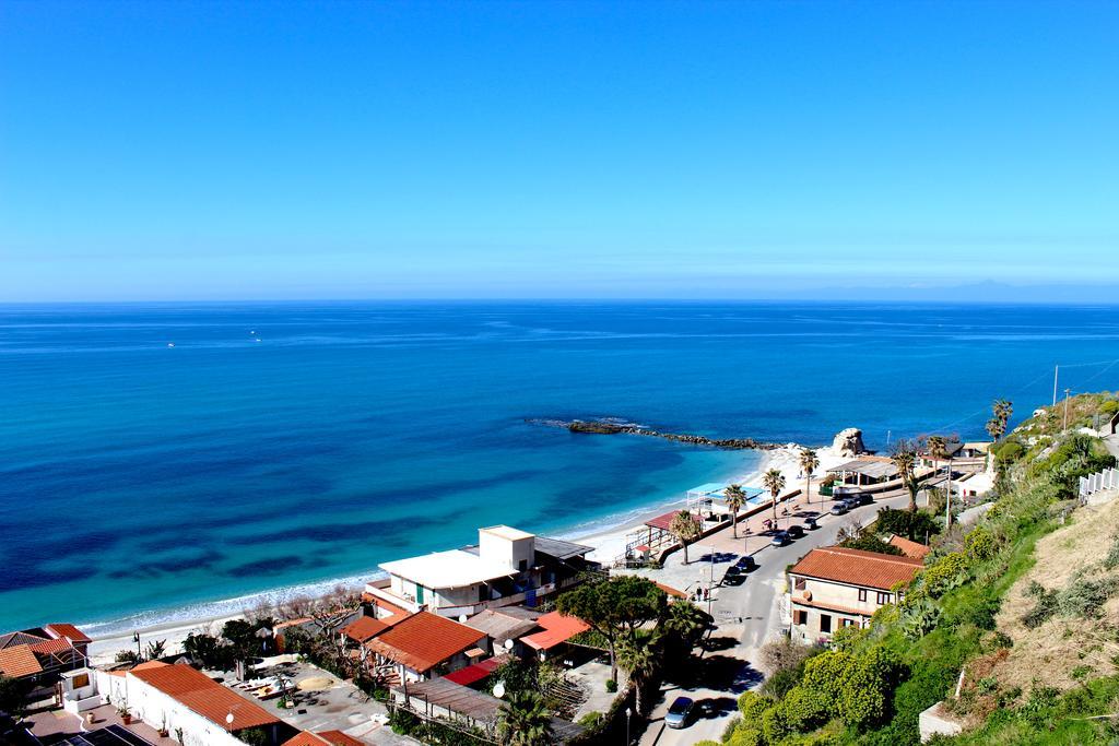 Hotel Terrazzo Sul Mare Тропея Экстерьер фото