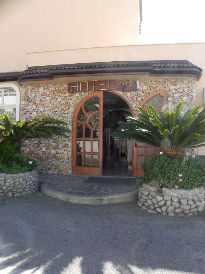 Hotel Terrazzo Sul Mare Тропея Экстерьер фото